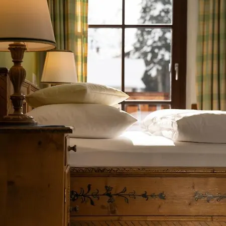 Zur Post Otel Goldegg