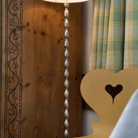 Zur Post Otel Goldegg