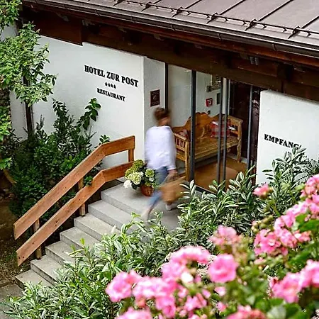 Zur Post Hotel 4*