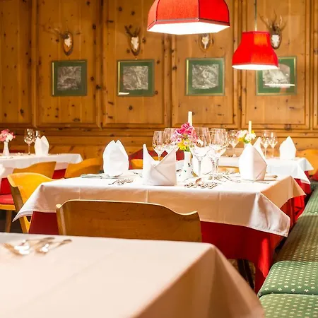 Hotell Zur Post 4*