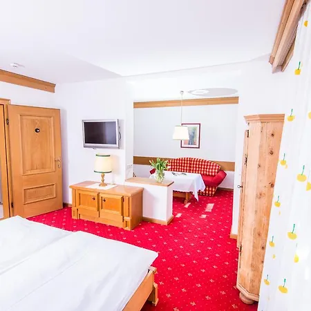 Hotell Zur Post 4*