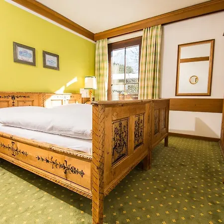 Hotel Zur Post 4*